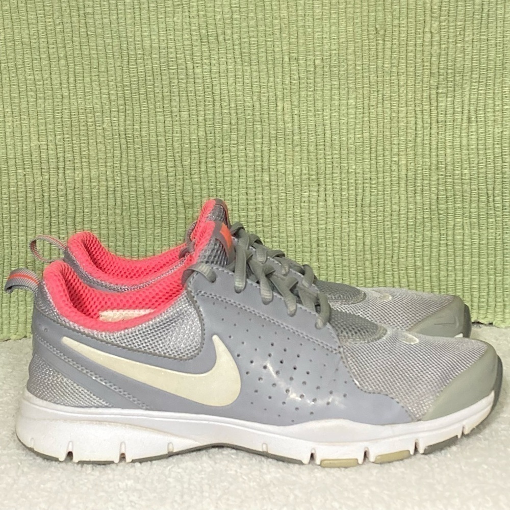 Nike Womens In Season TR Running Training Cushioned Grey Sneaker Shoes - Size 7